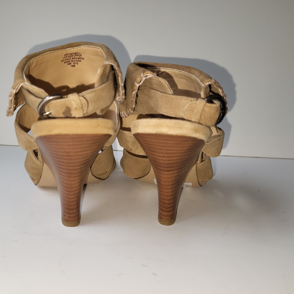 NEW Nine West Beige Strappy Sandals - Picture 3 of 4